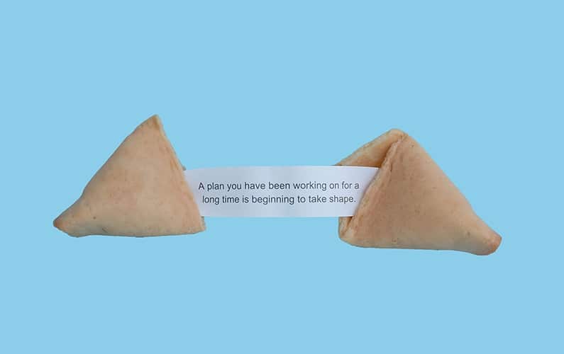 open-fortune-cookie-with-typed-message
